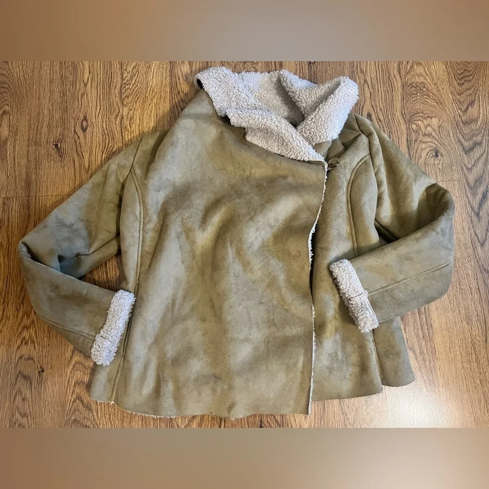 Urban outfitters ecote button Tan Shearling Jacket Anthropologie fp boho moto M